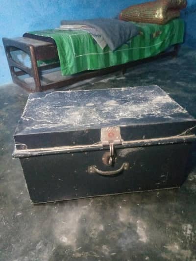 house saman sell. only 6 months use