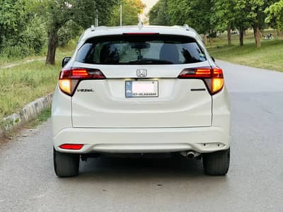 Honda Vezel Z Package Top of the line 2015 Model 2018 Import for sale