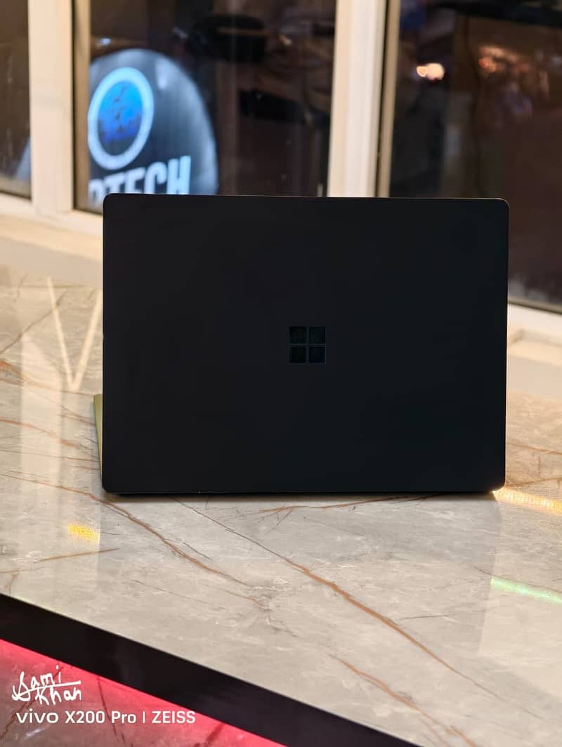 Microsoft Surface 4 1