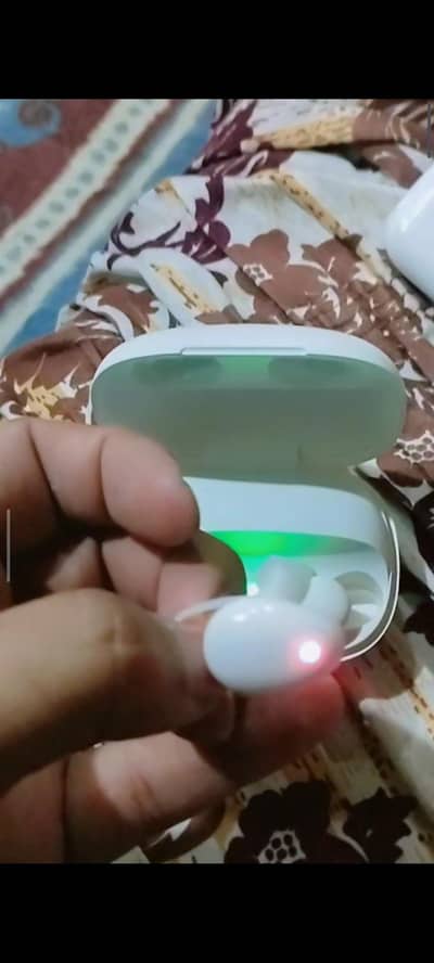 loet earbuds.