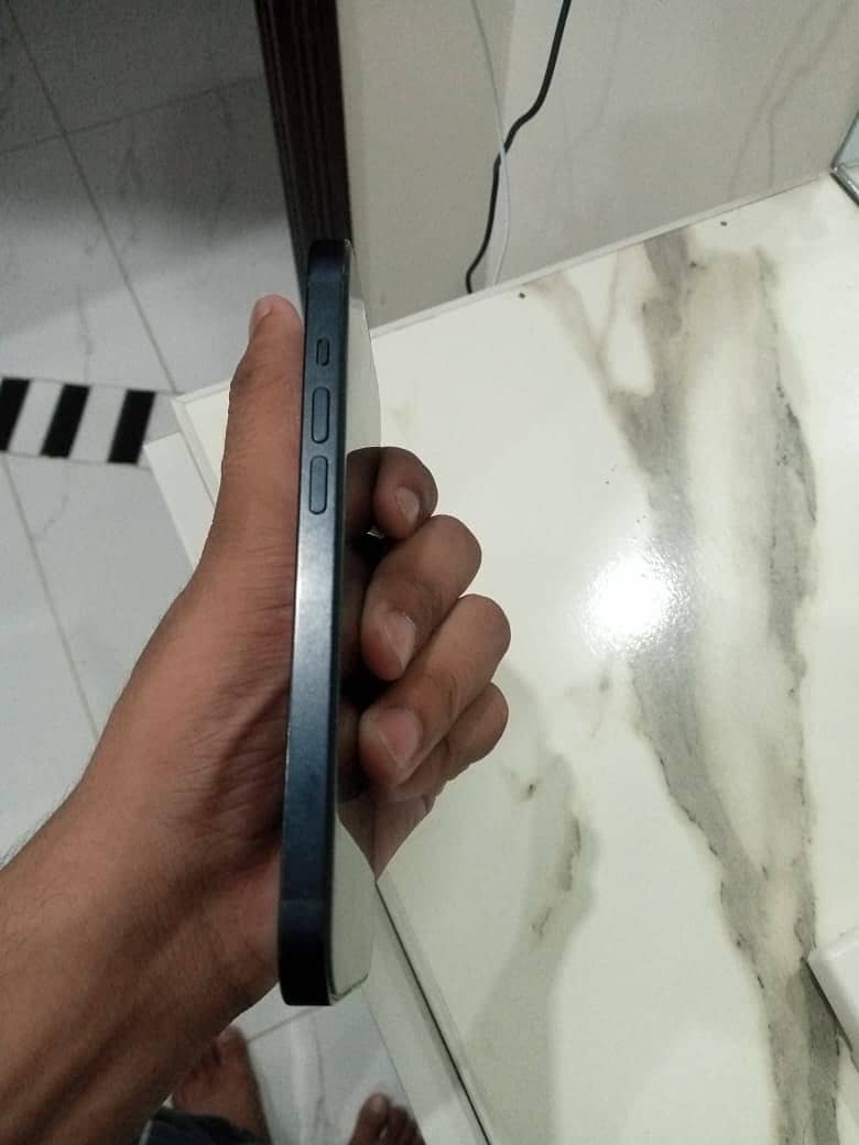 Apple iPhone 14 4