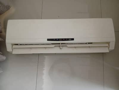 Used GREE 1 TON A/C