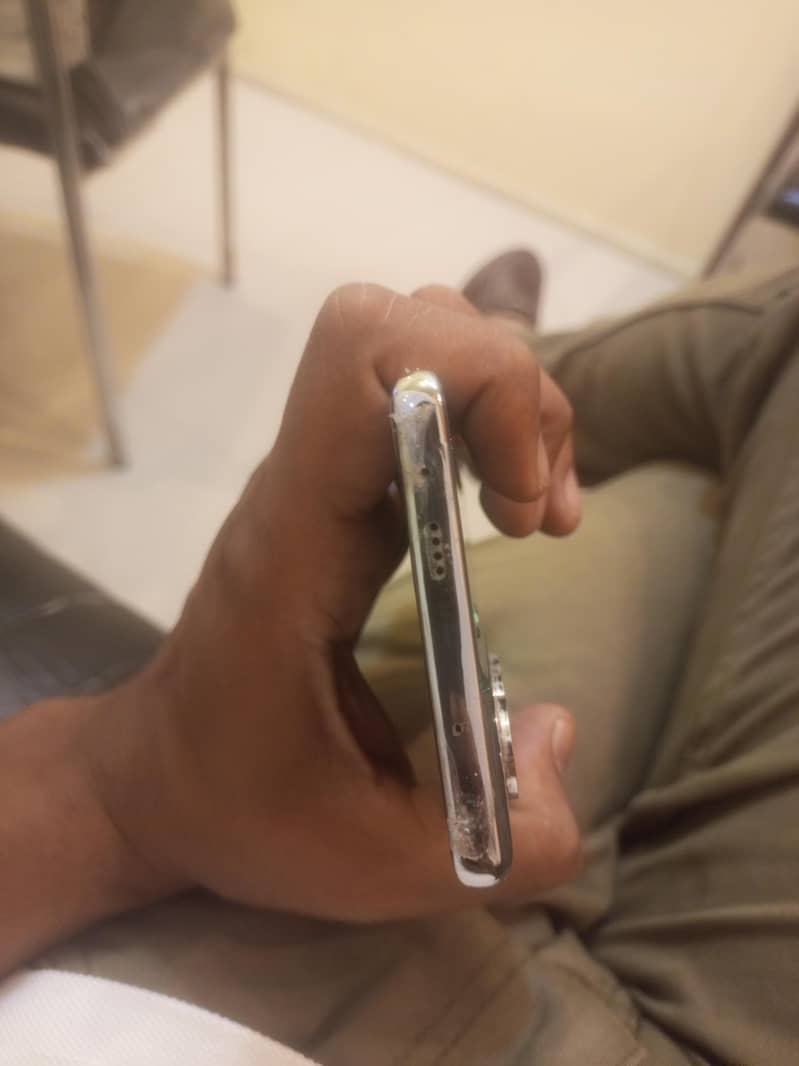 Tecno CAMON 40 Pro 4