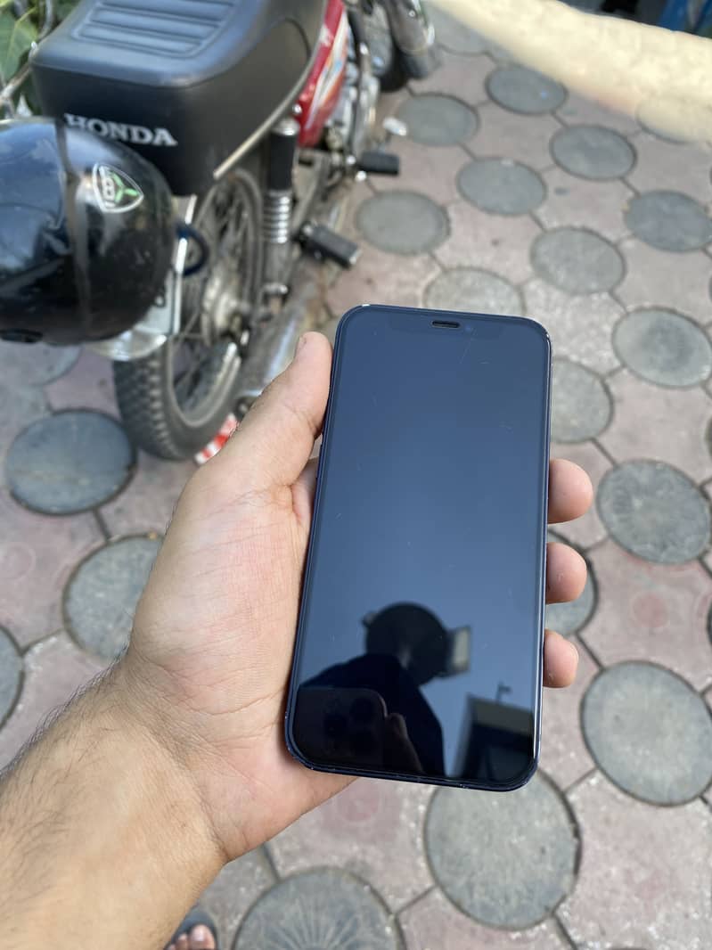 Apple iPhone 12 mini 0