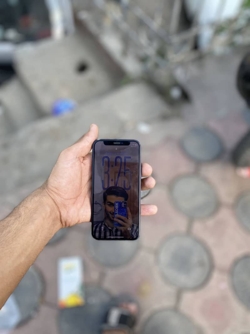 Apple iPhone 12 mini 1