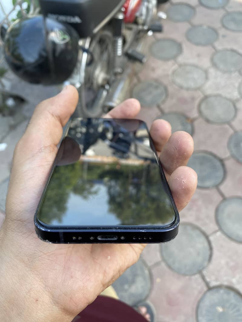 Apple iPhone 12 mini 3