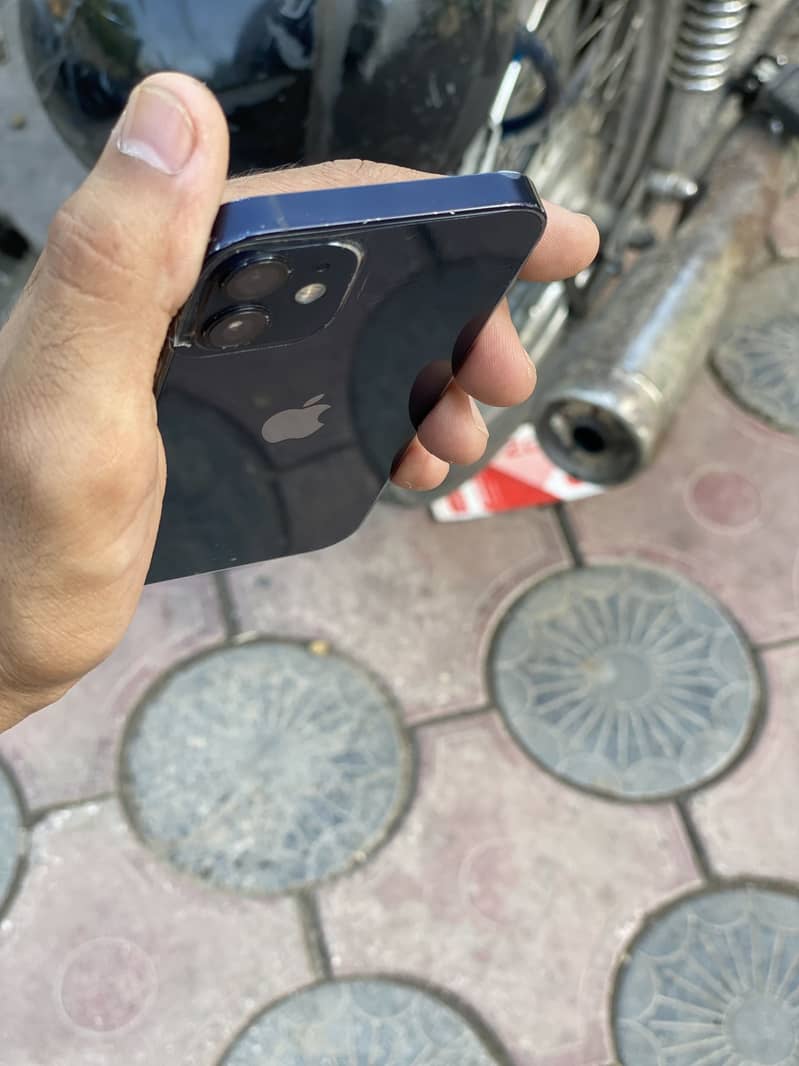 Apple iPhone 12 mini 7