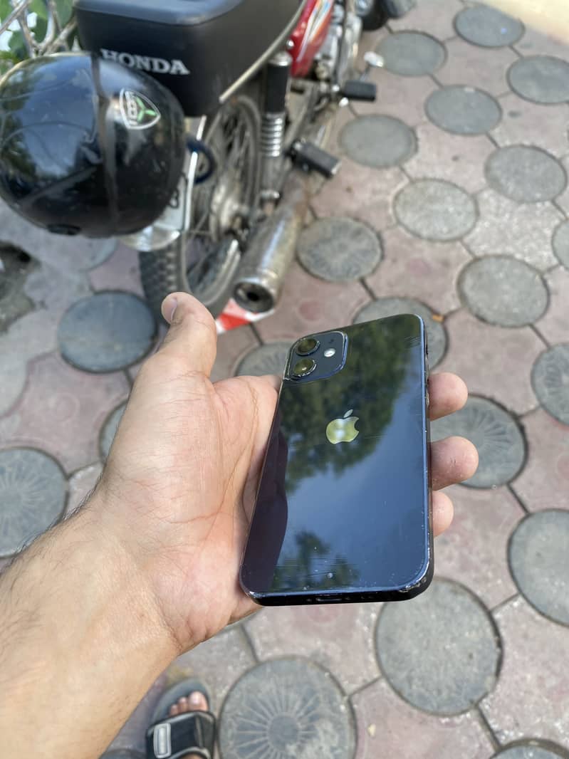 Apple iPhone 12 mini 8