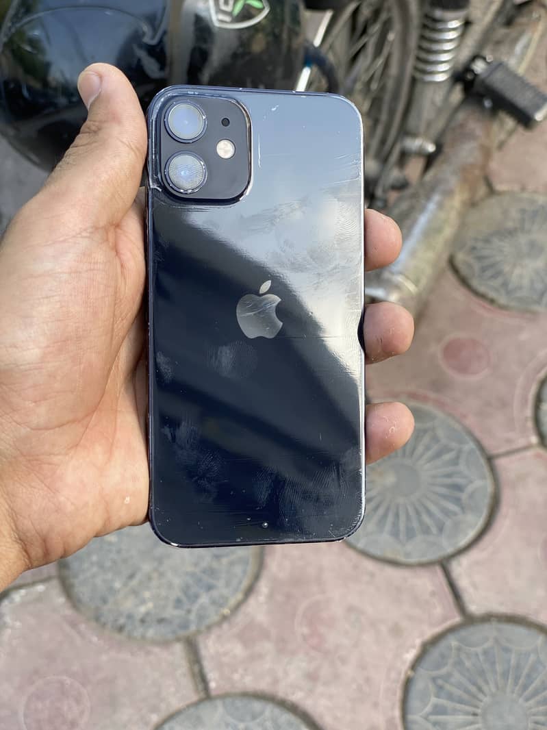 Apple iPhone 12 mini 10