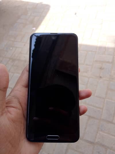 Aquos R2