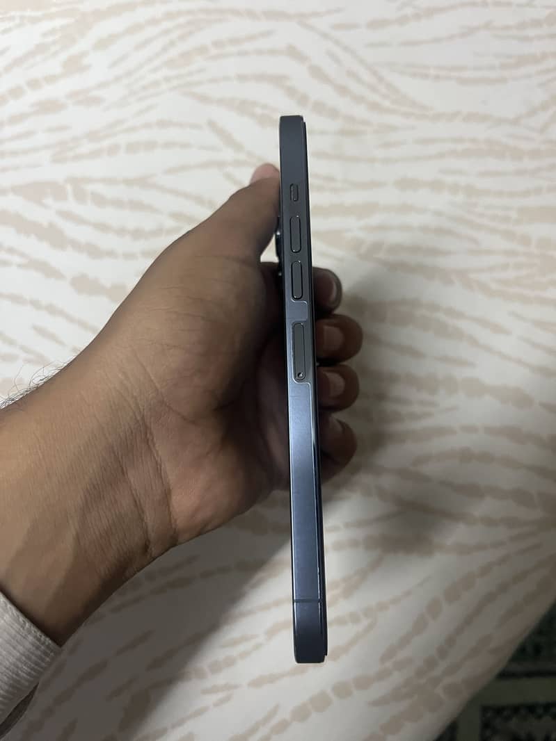 Apple iPhone 13 Pro Max 4