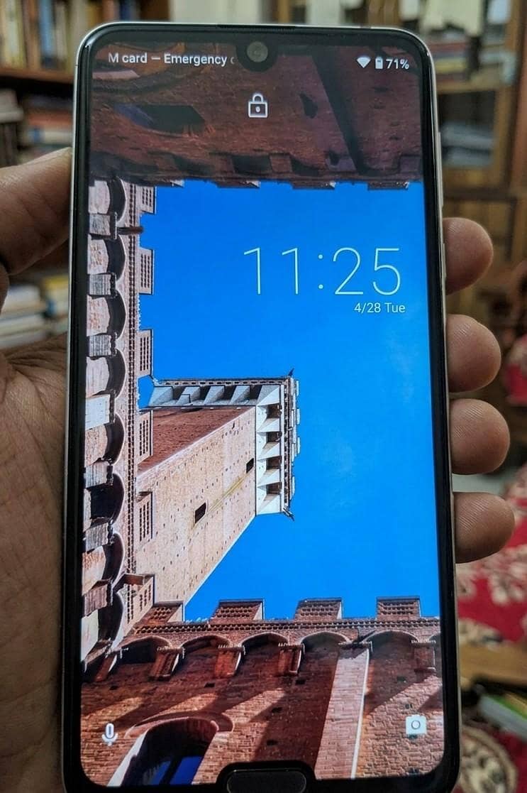 Sharp Aquos R3 1
