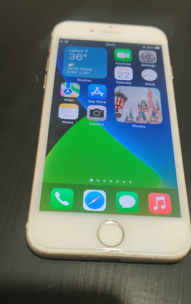 Apple iPhone 7 0