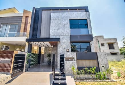 5 Marla House Available for Rent Prime Location