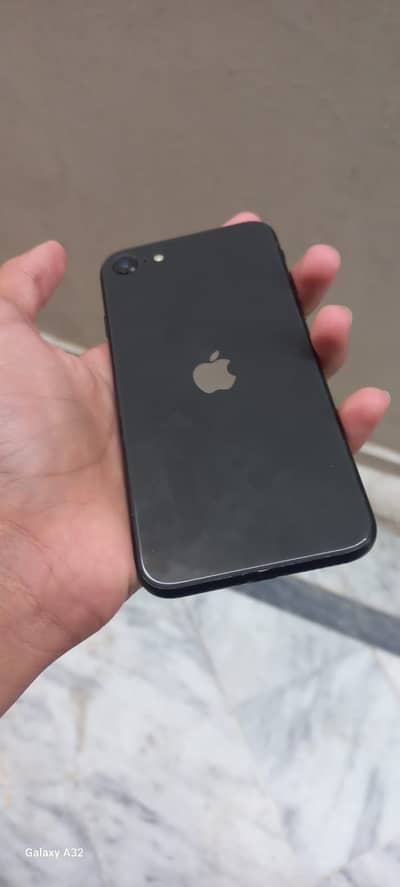 Apple iPhone SE 2 ( Exchange possible with xr or XS