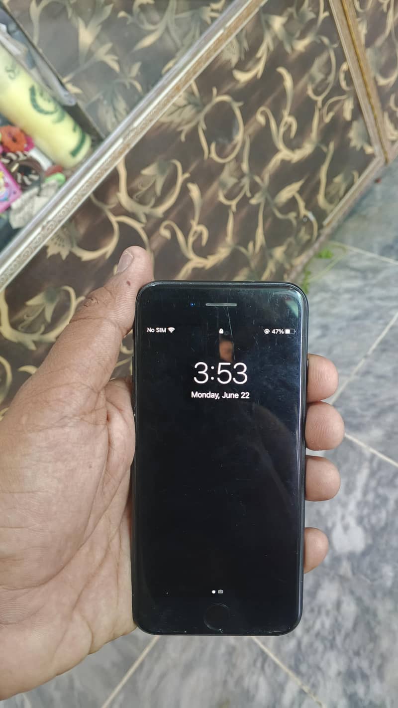 Apple iPhone 7 3