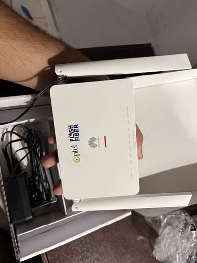 Ptcl flash fiber router new