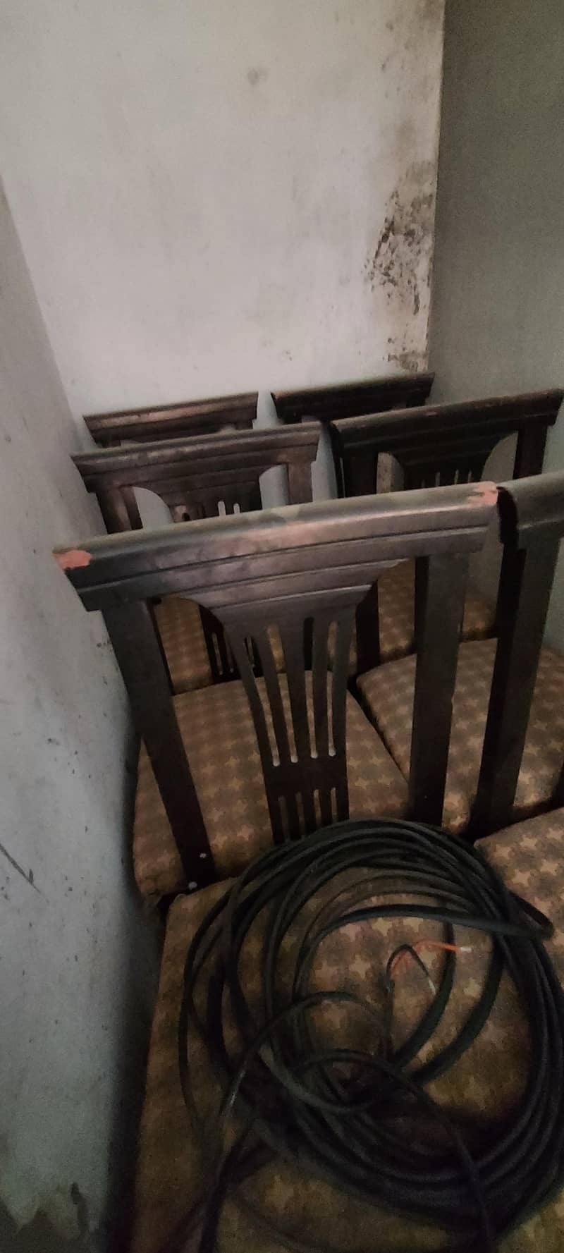 Dining Table And chairs 4