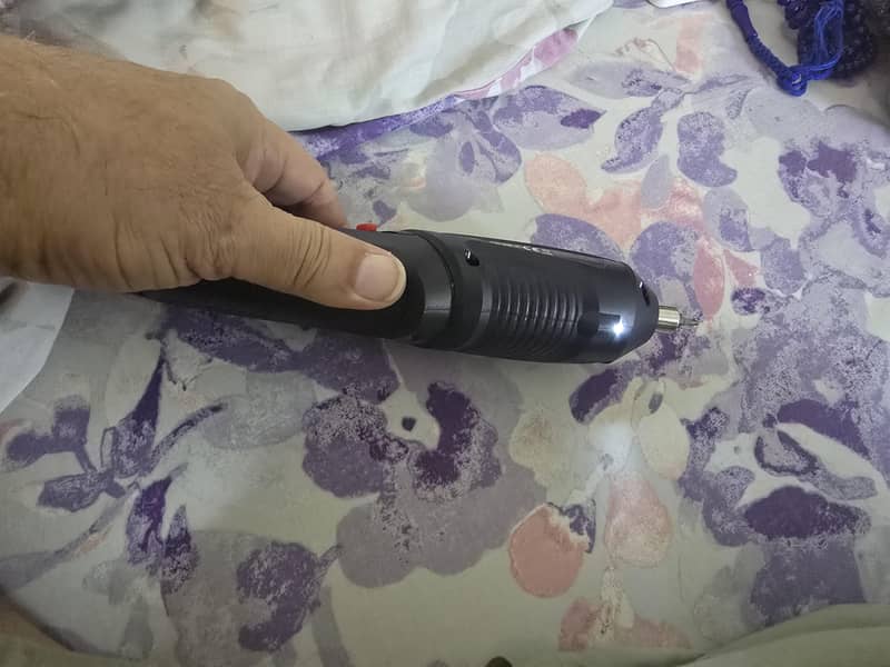 Cordless rechargeable screw driver 3
