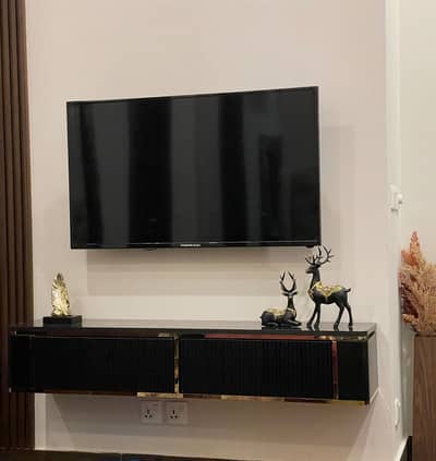 43 inches used changhong ruba tv