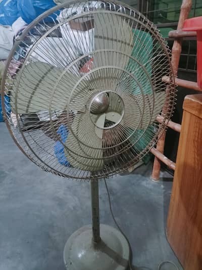 pedestal fan