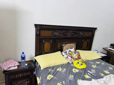 King bed with dressing table
