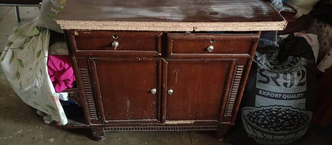 Wooden istari table