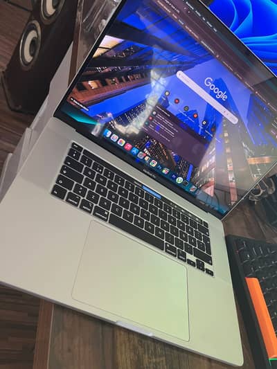MacBook Pro 16" (2019) i9 | 64GB RAM | 512GB SSD | 8GB GPU + Amaze Hu