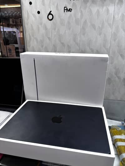MacBook Air (24/1TB) M5 Chip