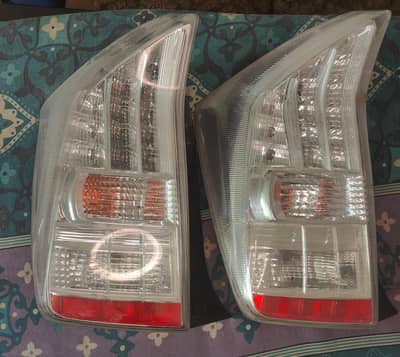 Toyota prius 3rd Generation Tail light Specific model (2010-2011)-2015