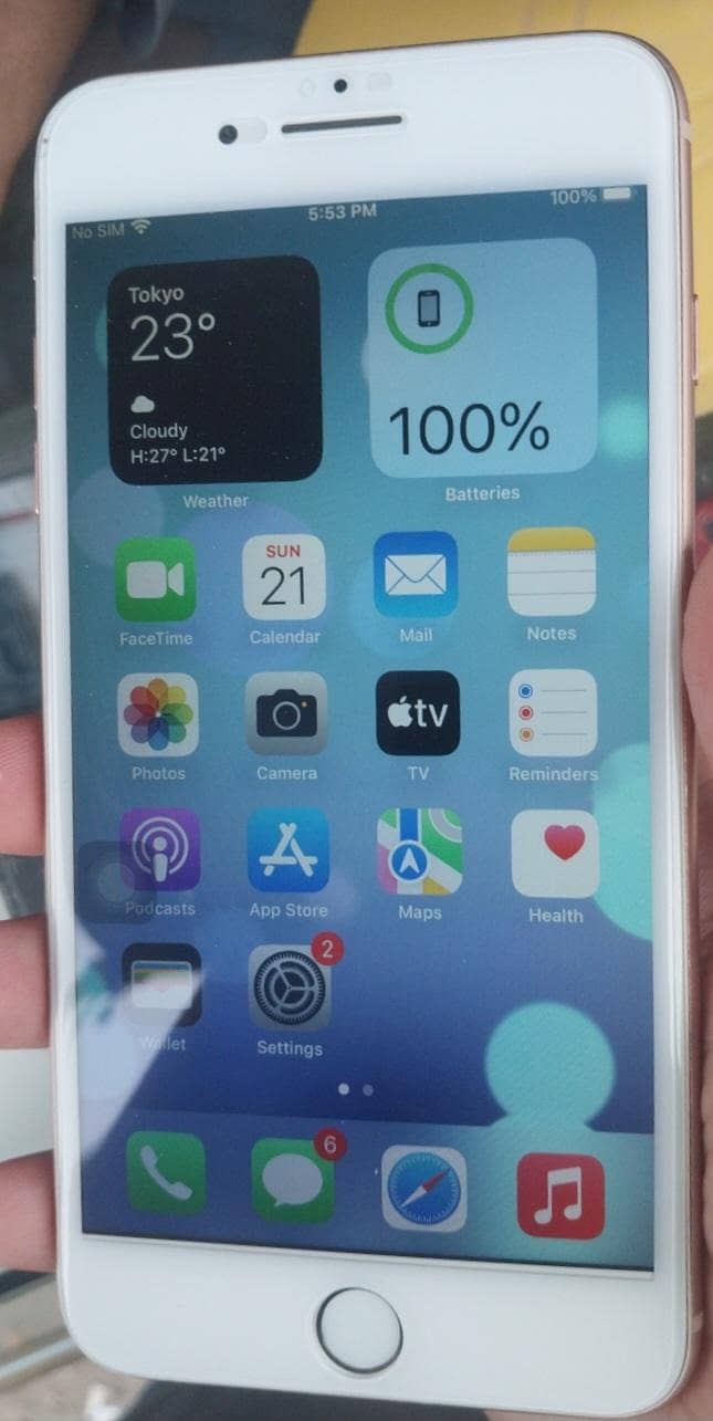 Apple iPhone 8 Plus 1