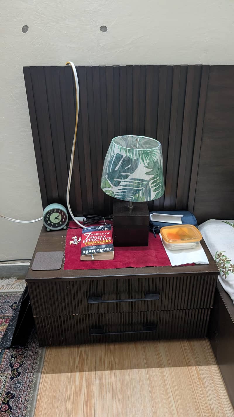 single  bed with side table 2