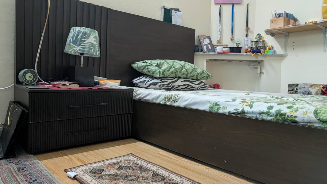 single  bed with side table 3