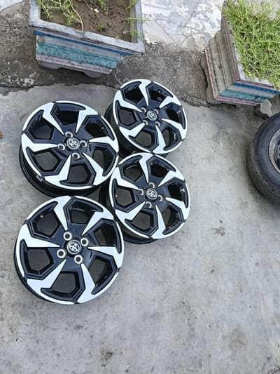 yaris genuine alloy wheel