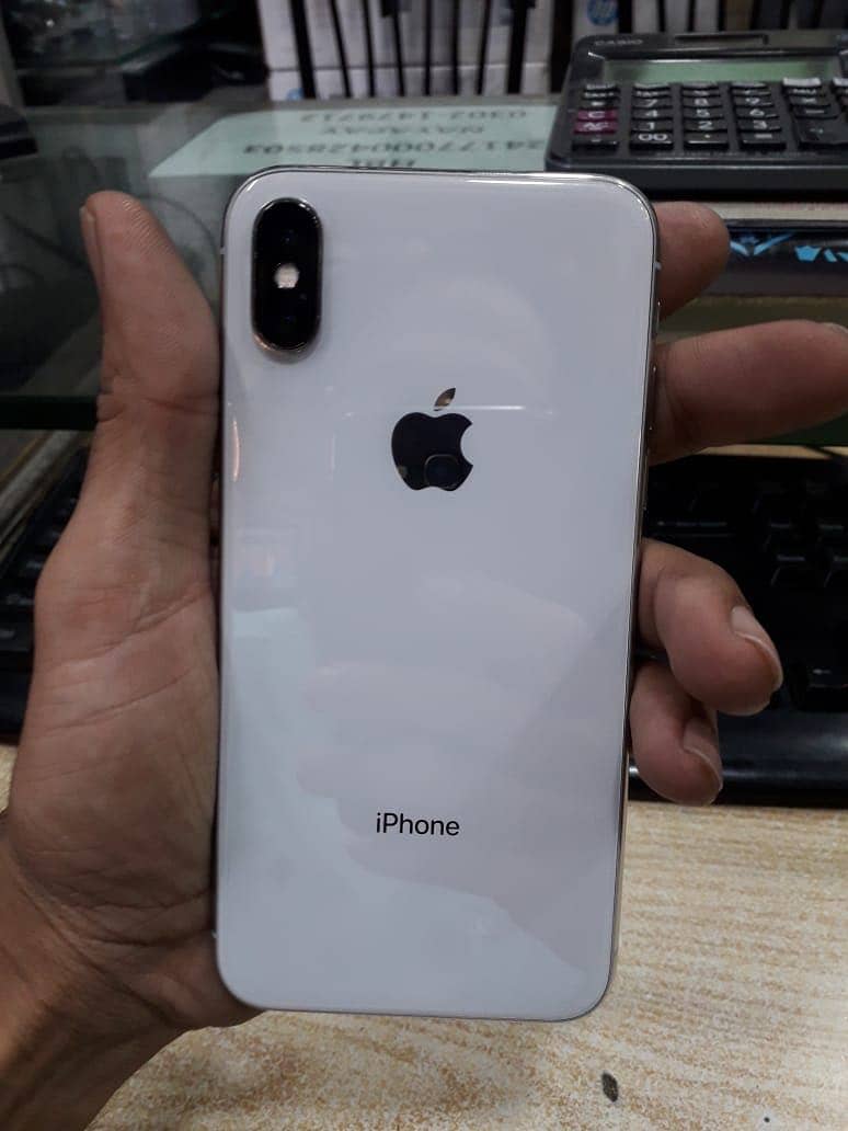 Apple iPhone X 4