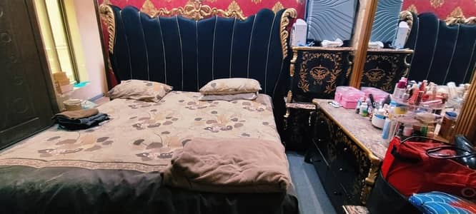Luxury King Size Bedroom Set – 9/10 Condition – Complete Set