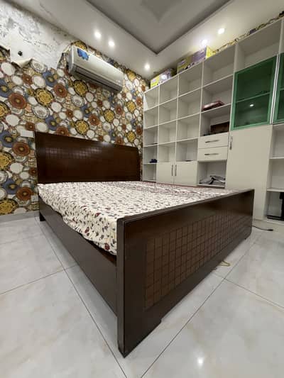 King Bed with side tables (without mattress]