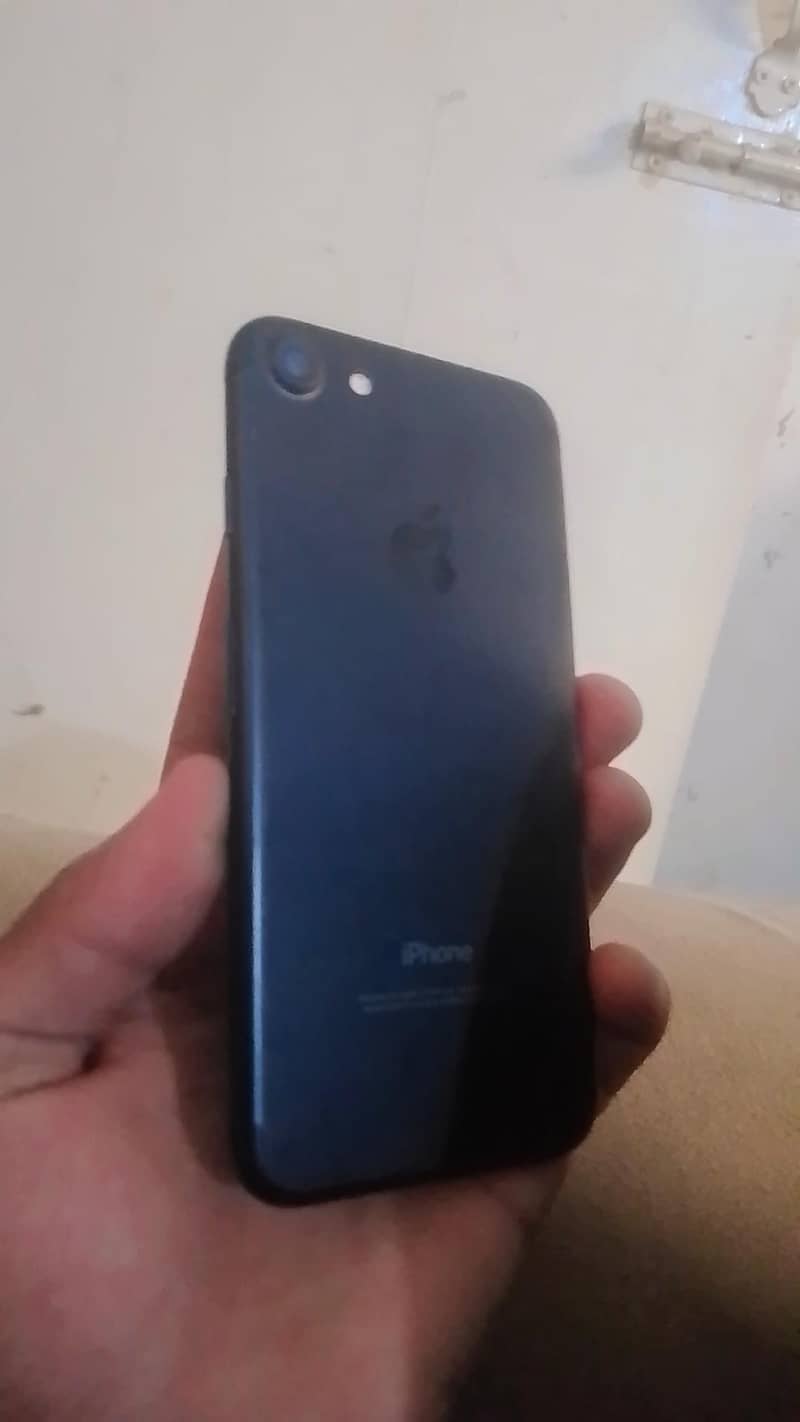 iPhone 7 3