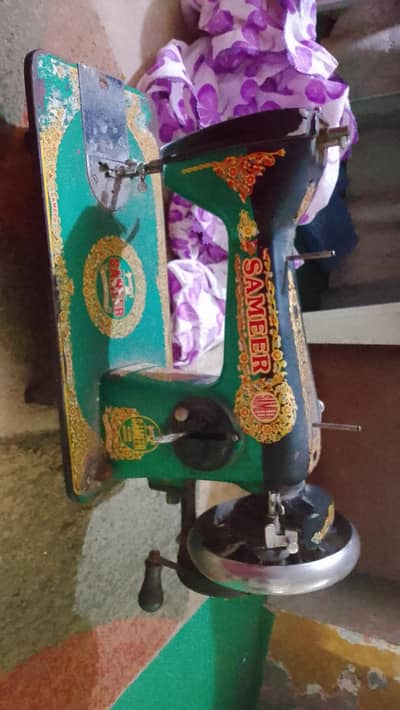11500 sewing machine with box condition 9/10