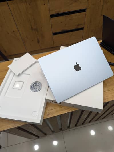 MacBook air m4 Complete Box
