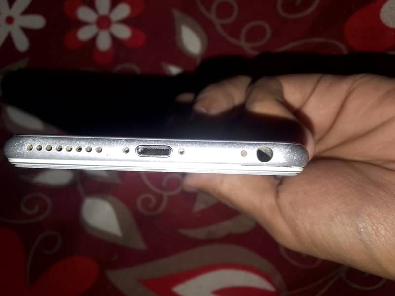 Apple iPhone 6 Plus 3