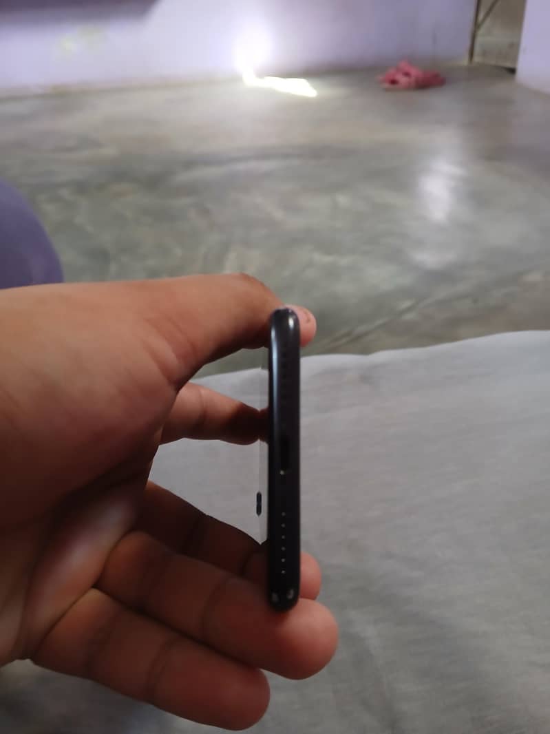 Apple iPhone 7 2