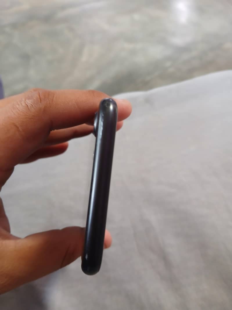 Apple iPhone 7 3