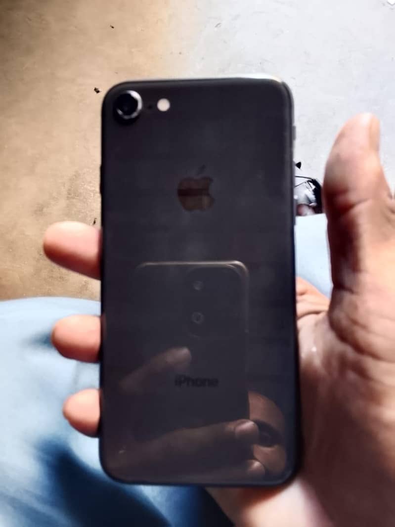 Apple iPhone 8 0