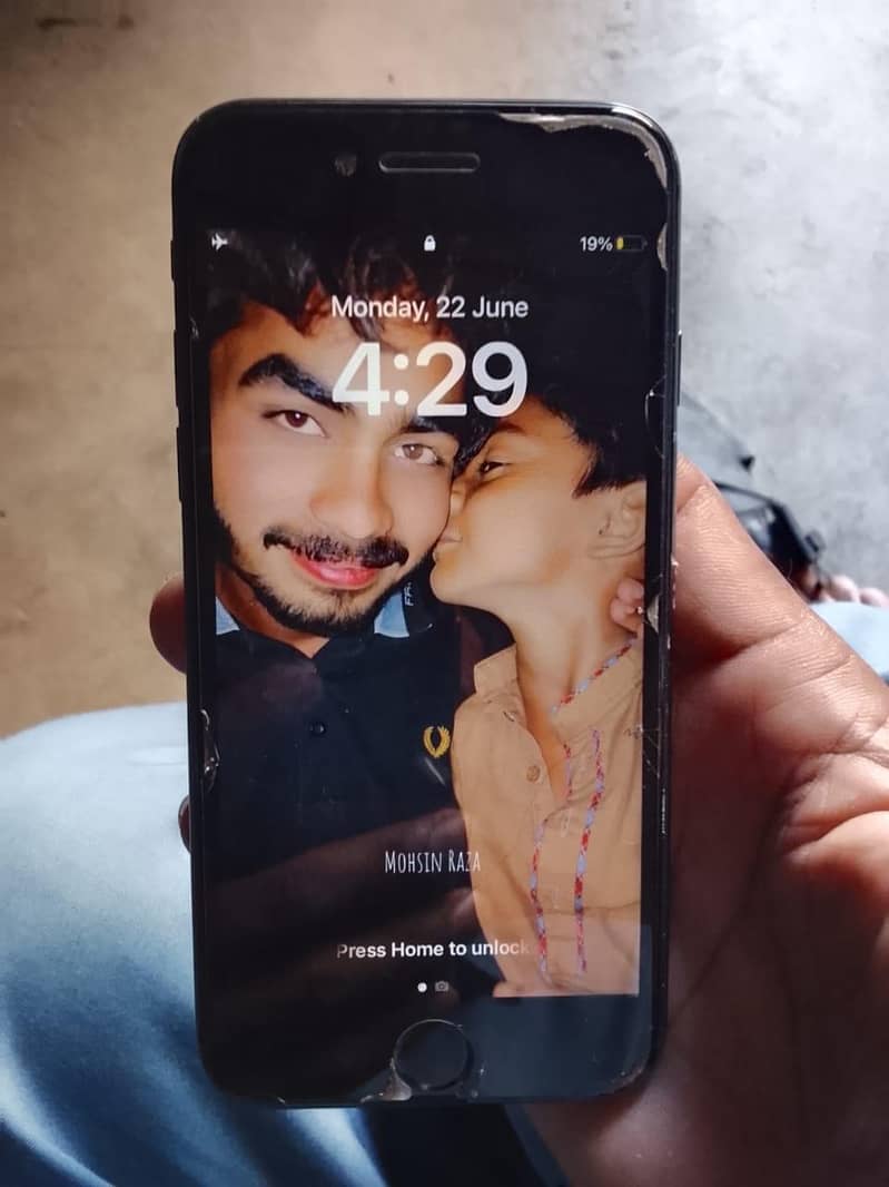 Apple iPhone 8 1