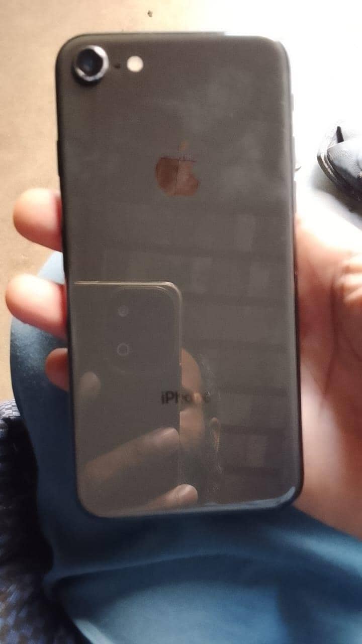 Apple iPhone 8 2