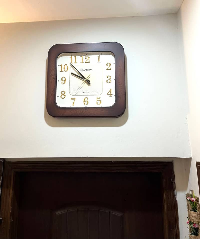 Champion wall clock 0