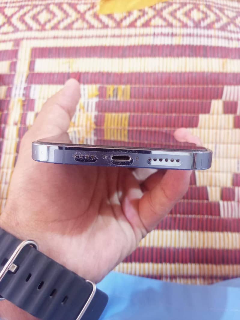 Apple iPhone 13 Pro Max 8