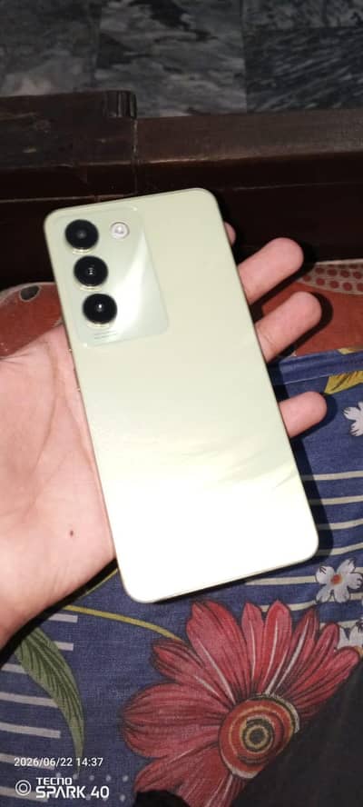 Vivo Y100