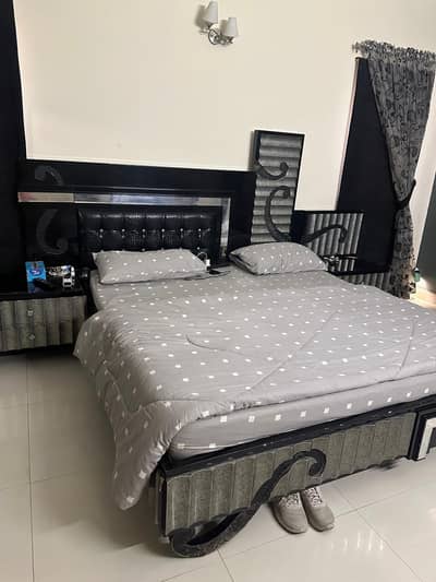 Elegant Bedroom Set Bed, Dressing, side table & Metress